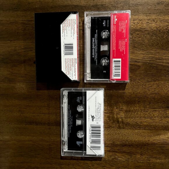 Vintage Christmas Cassette Lot: Alabama Vince Vance & The Valiants Elmo & Patsy - Picture 2 of 3